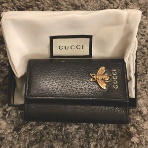 Gucci six key ring holder Bee 🐝 dollar..